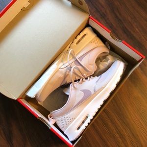 New In Box Nike AirMax Thea Sneakers